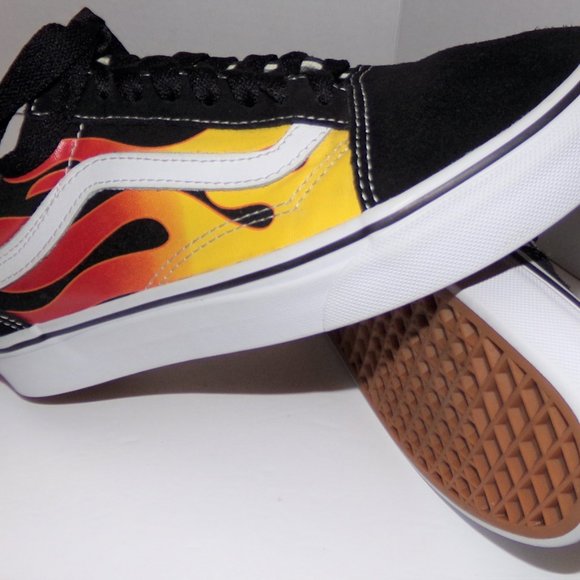 VANS MENS 6.5 WOMENS 8 REALLY COOL WITH FLAMES ON THE SIDE LIKE NEW LOVE THEM! - Picture 10 of 12